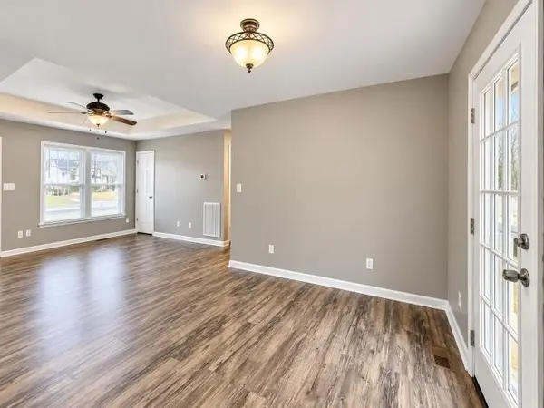 815 Princeton Cir, Clarksville, TN 37042