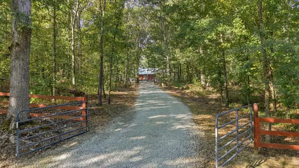 6095 Old Highway 13, Hurricane Mills, TN 37078