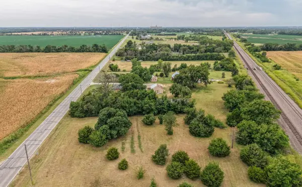 1055 N Oliver St, Belle Plaine, KS 67013