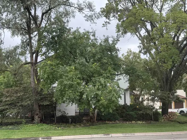 920 N Gatewood, Wichita, KS 67206