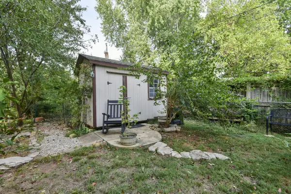 4050 S El Fiesta AVE, Springfield, MO 65807