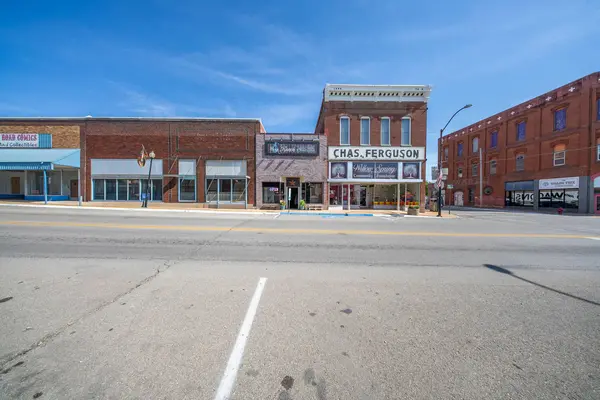 125 E Main ST, Willow Springs, MO 65793
