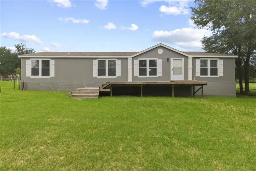 3063 County Road 484, Elgin, TX 78621