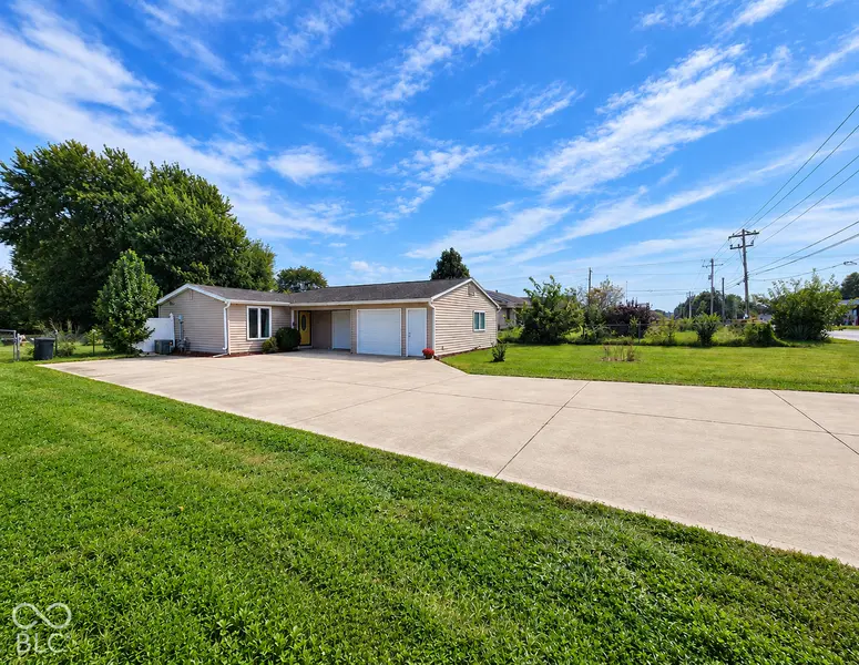 12537 N Paddock RD, Camby, IN 46113