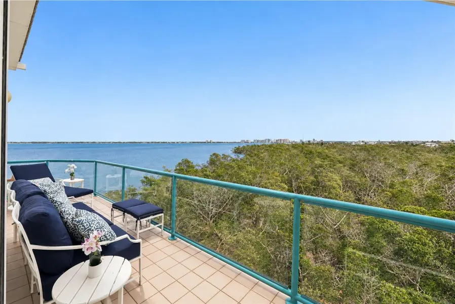 340 GULF OF MEXICO DR #136, Longboat Key, FL 34228
