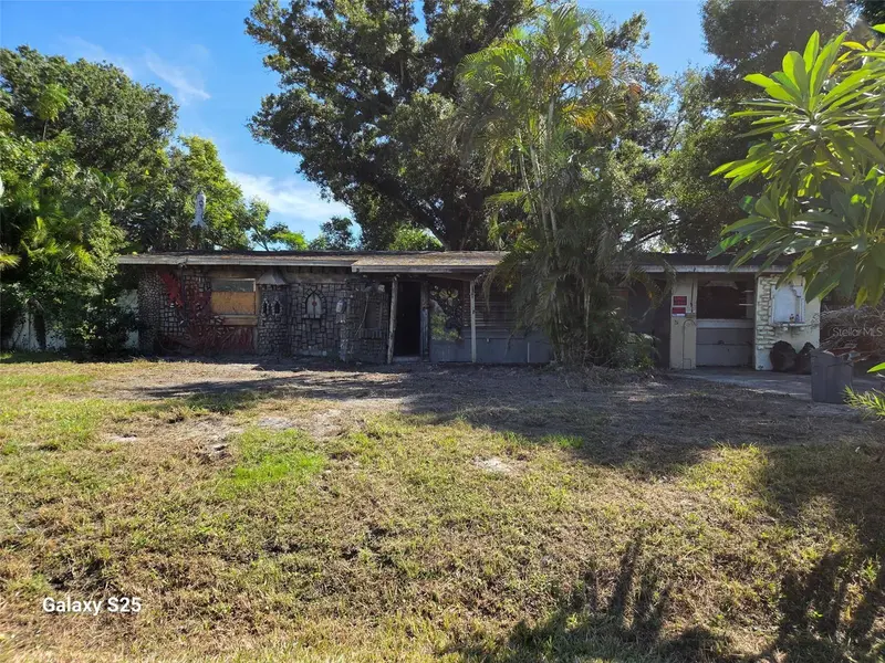 4044 S MARK DR, Sarasota, FL 34232