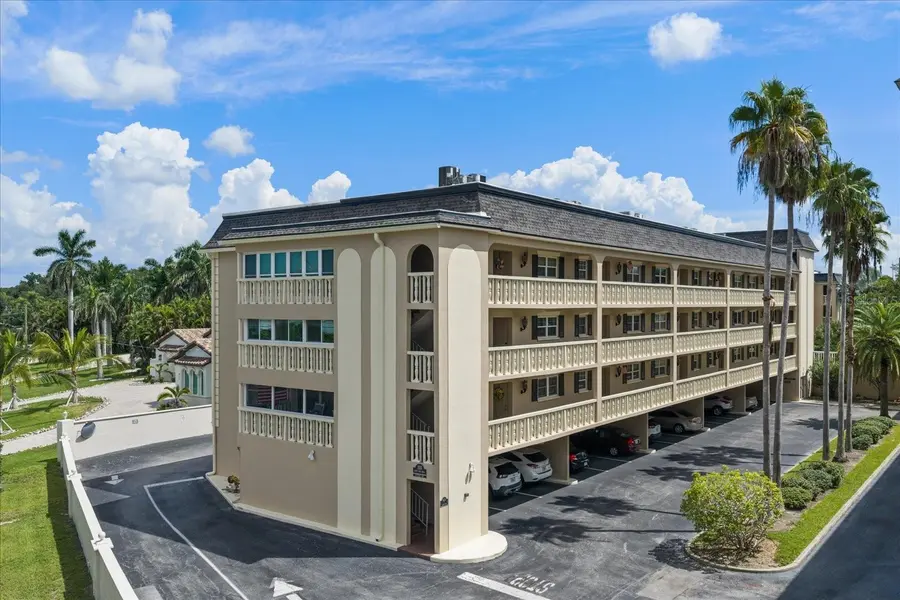 155 BLUFF VIEW DR #209, Belleair Bluffs, FL 33770