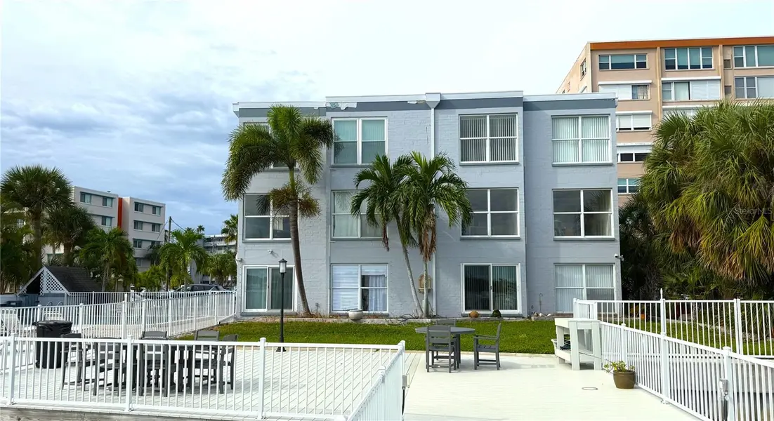 1859 SHORE DR S #101, South Pasadena, FL 33707