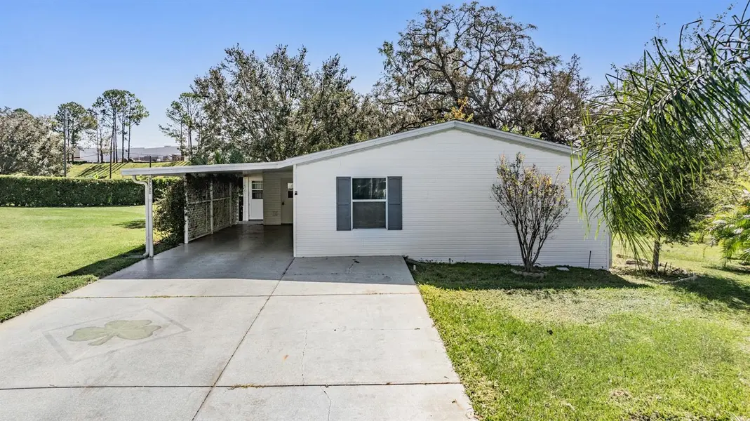 37700 NEUKOM AVE, Zephyrhills, FL 33541