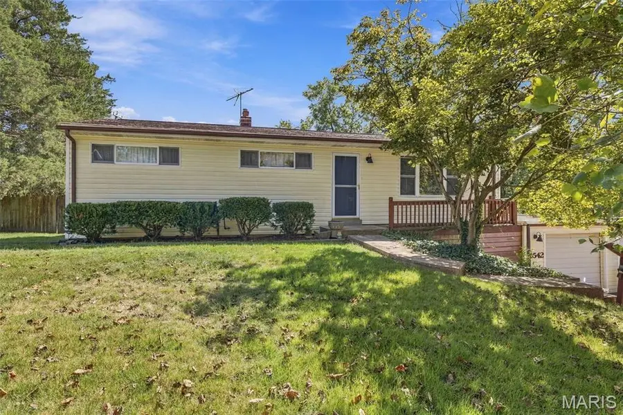 4542 Jenkins LN, St Louis, MO 63128