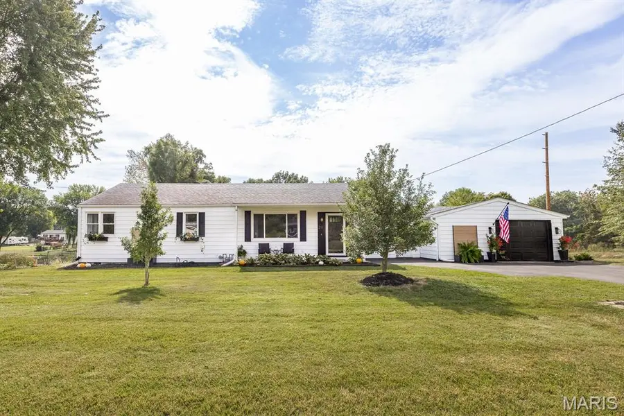 211 3rd ST, Collinsville, IL 62234