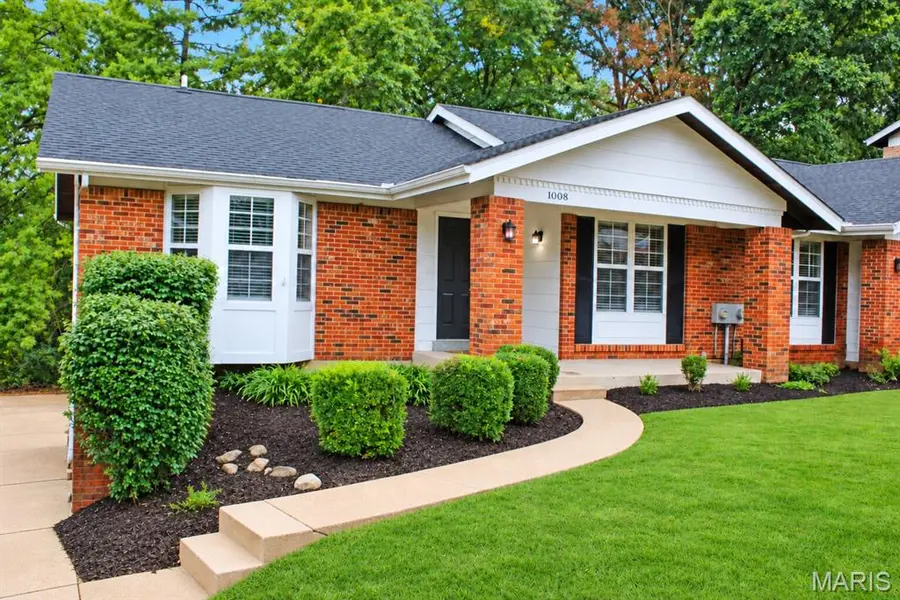 1008 Ridgeway Meadow DR, Ellisville, MO 63021