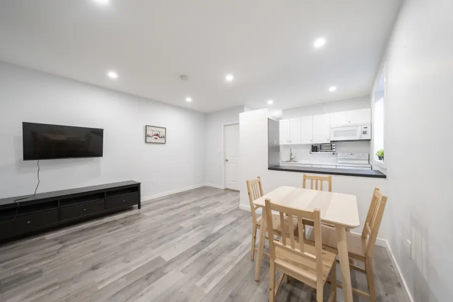 50 Brownville AVE #Main, Toronto W04, ON M6N 4L3