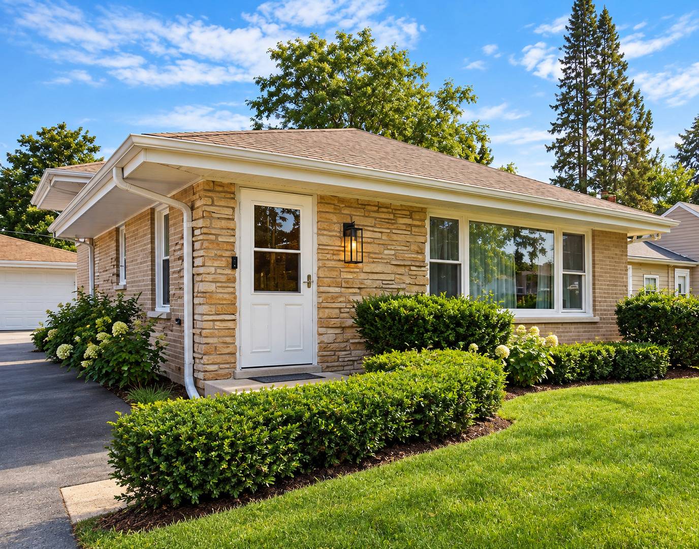 777 N VAN AUKEN ST, Elmhurst, IL 60126