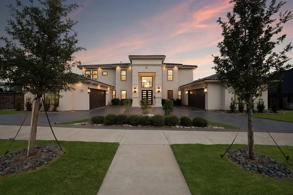 1121 Excalibur Boulevard, Lewisville, TX 75056