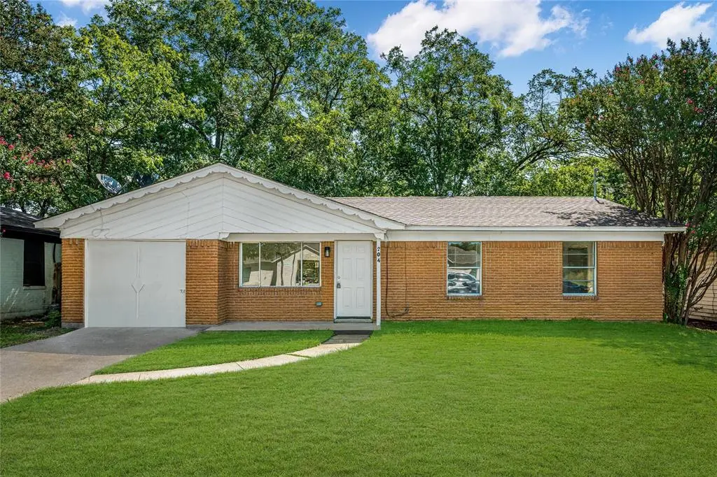 204 S Lillis Lane, Denison, TX 75020