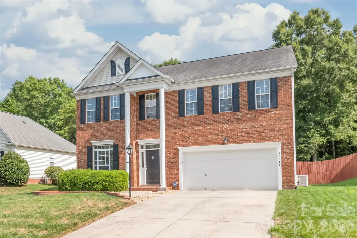 12319 Silveroak LN, Charlotte, NC 28277