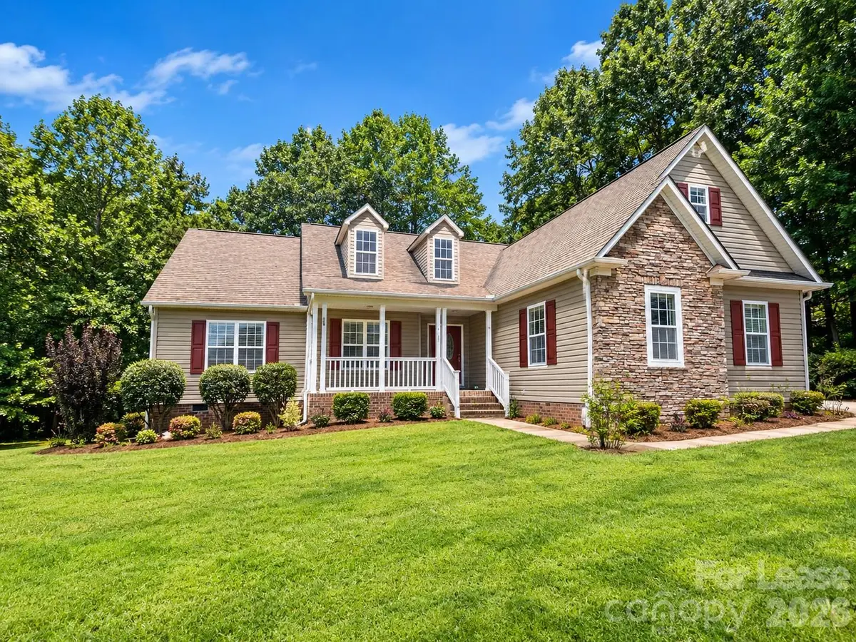 118 Sundance CIR, Statesville, NC 28625