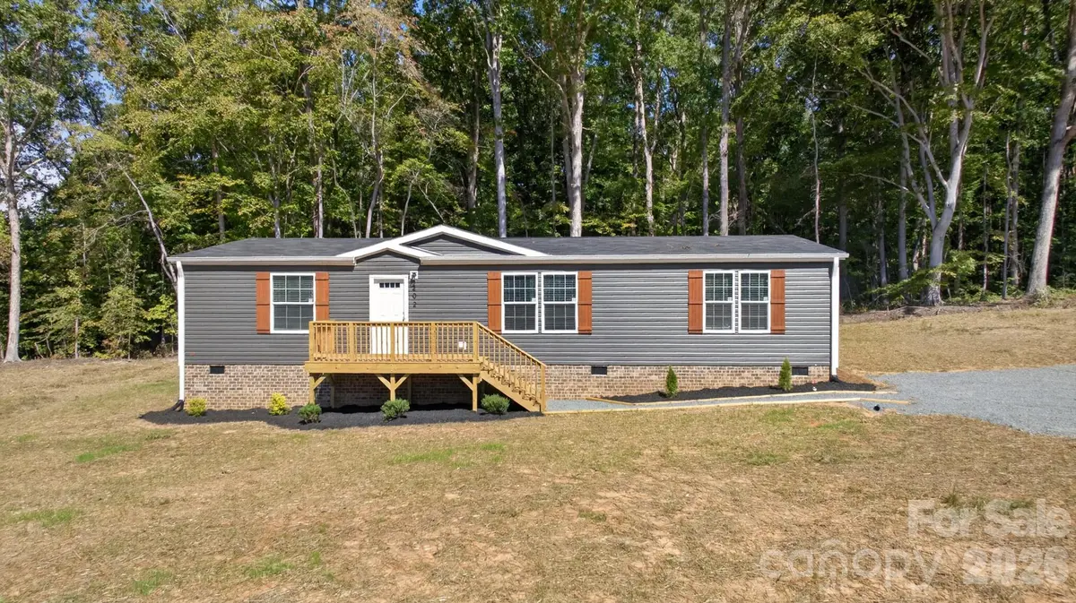202 Christophers CT, Lexington, NC 27295