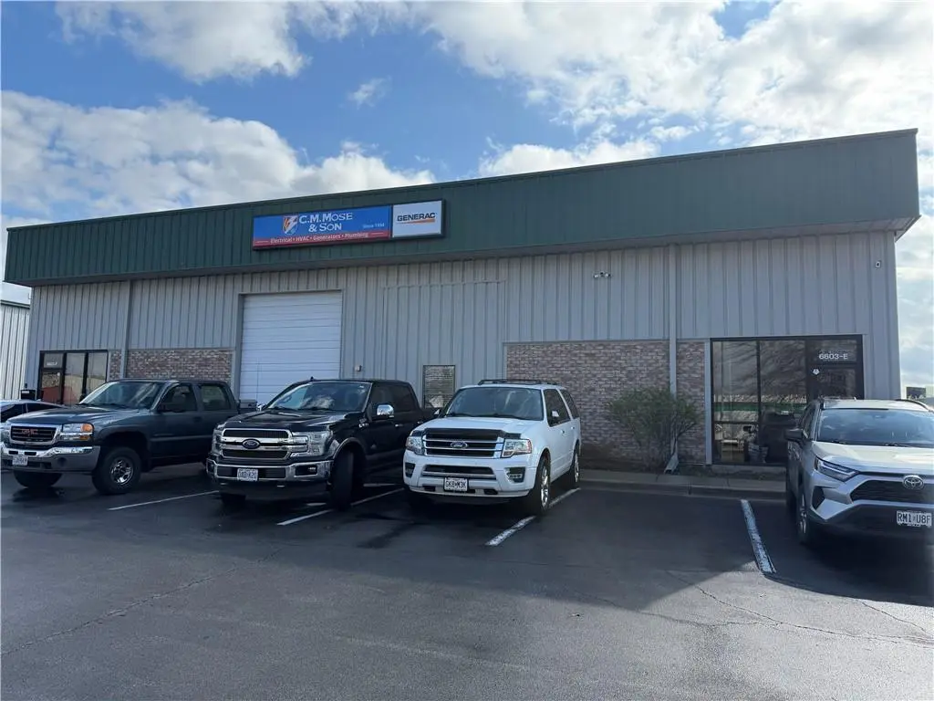 6603 E Royal ST, Pleasant Valley, MO 64068