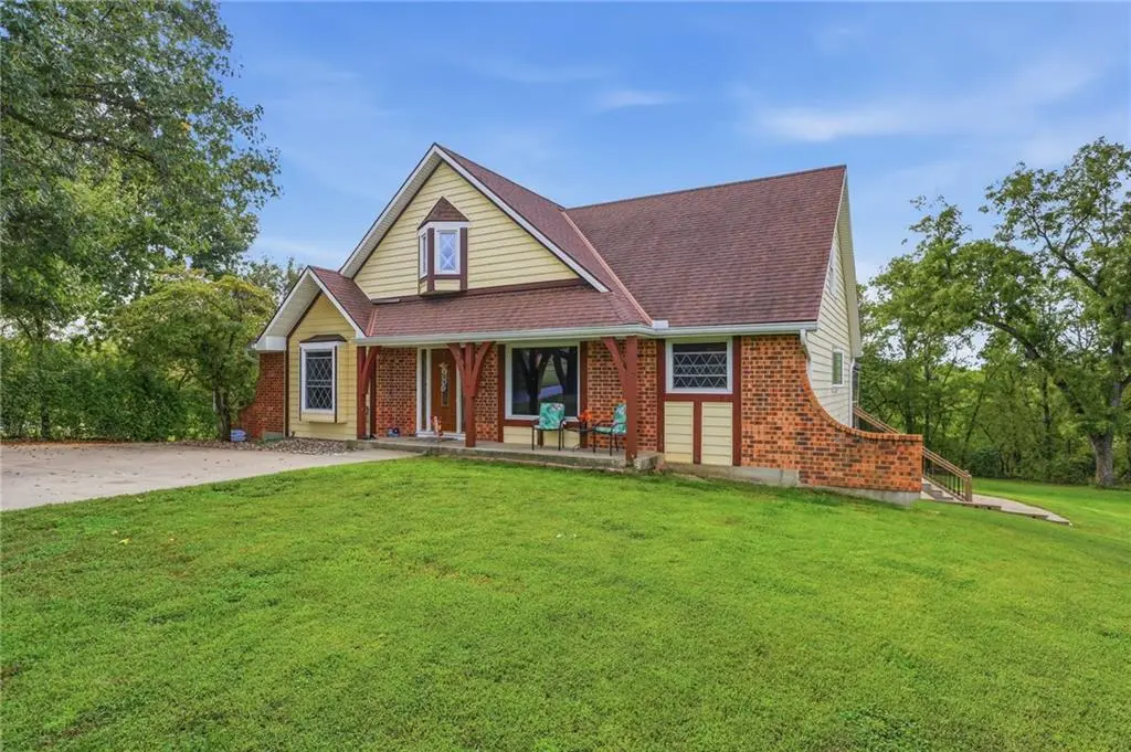27625 89th ST #W, Lenexa, KS 66053