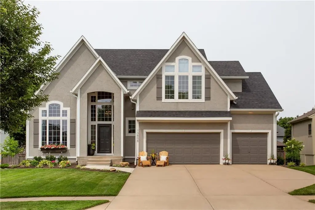 13808 Parkhill ST, Overland Park, KS 66221