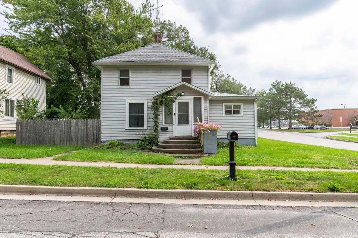 515 S Washington ST, Angola, IN 46703-2137