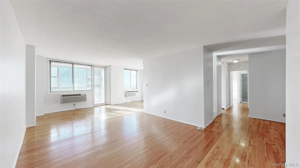 118-17 Union TPKE ##18K, Forest Hills, NY 11375