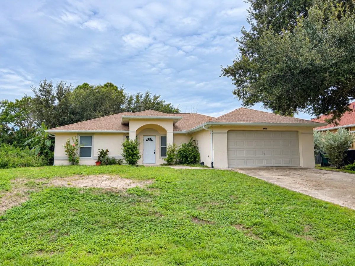 8439 GLOVER AVE, North Port, FL 34291