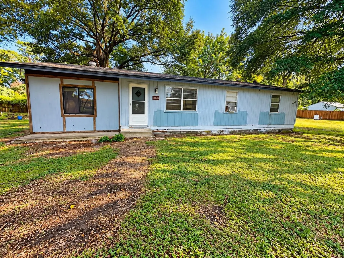 1825 HUGGINS DR, Apopka, FL 32703