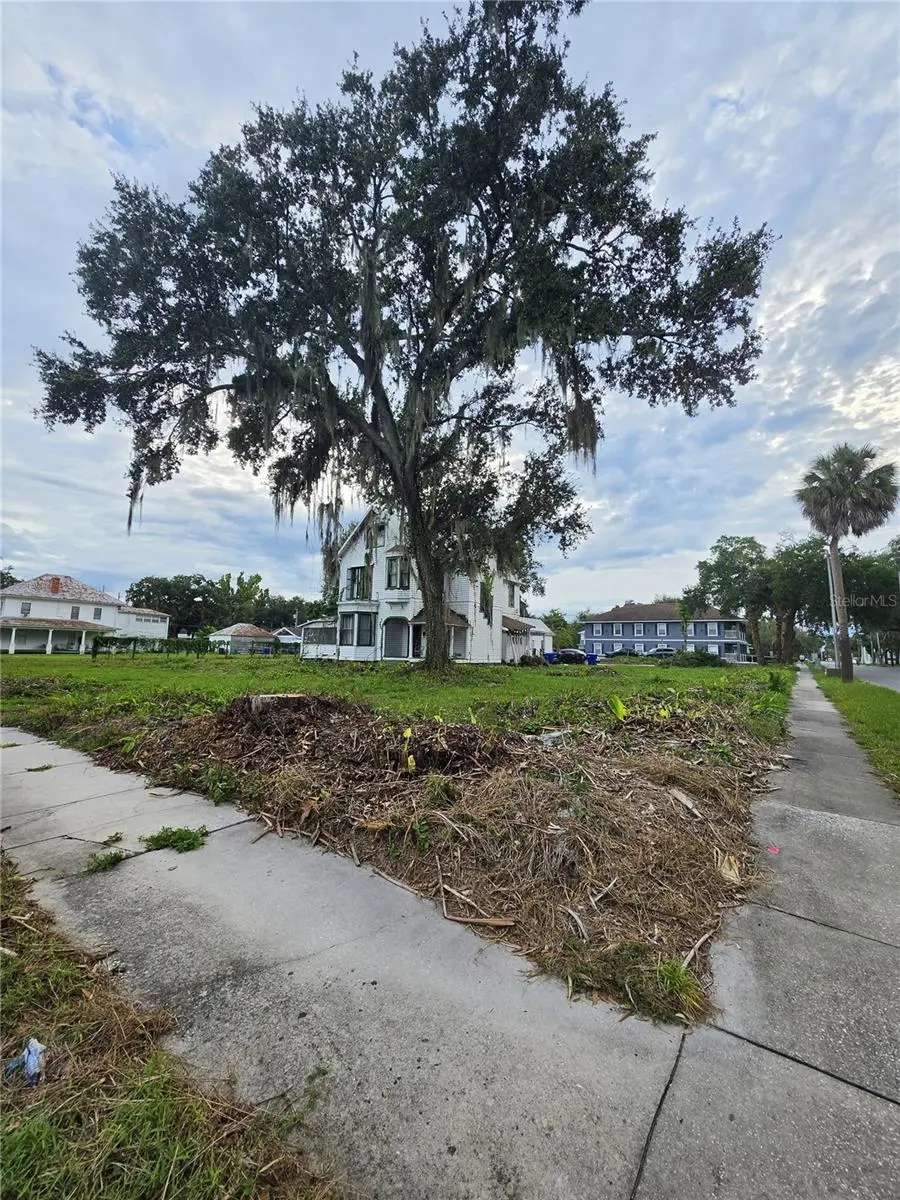206 S VERNON AVE, Kissimmee, FL 34741