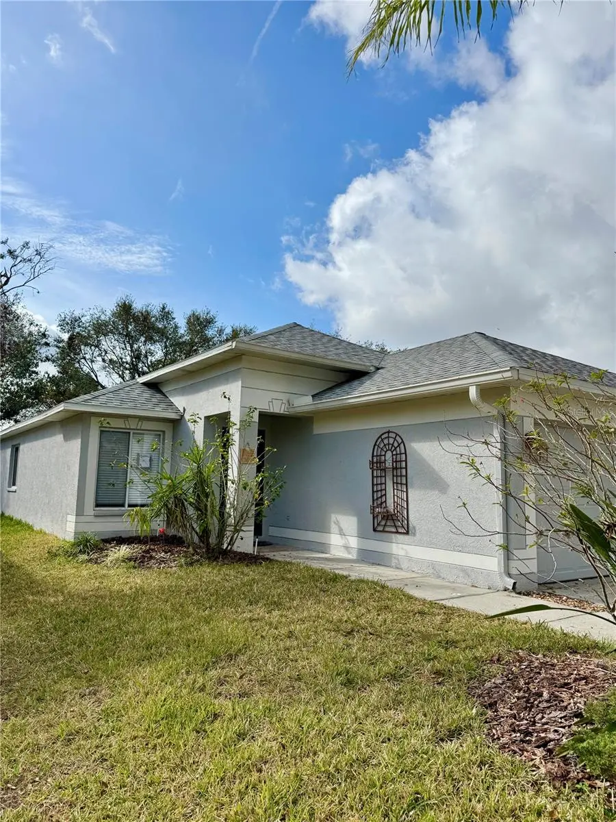 10431 ISLEWORTH AVE, Tampa, FL 33647