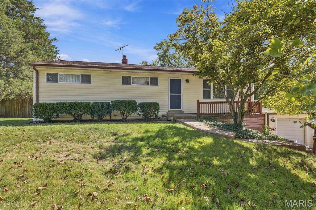 4542 Jenkins LN, St Louis, MO 63128