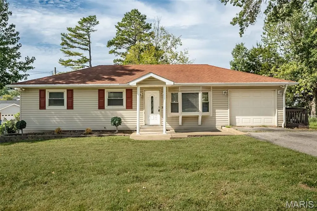 4345 Ringer RD, Mehlville, MO 63129
