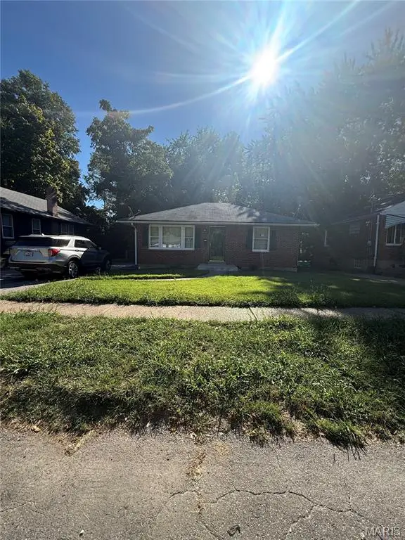 5712 Hamilton AVE, Jennings, MO 63136