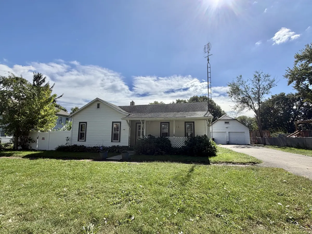 718 E Allen ST, Farmer City, IL 61842