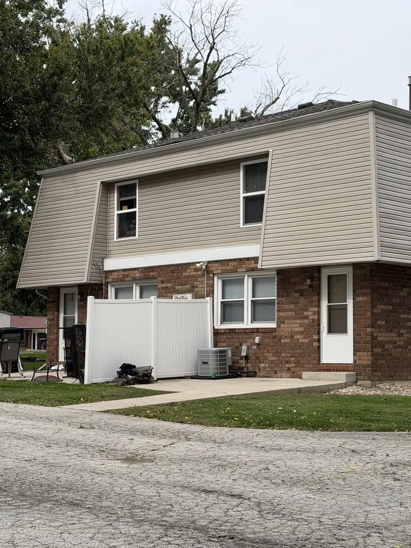 1503 Hovey AVE, Normal, IL 61761