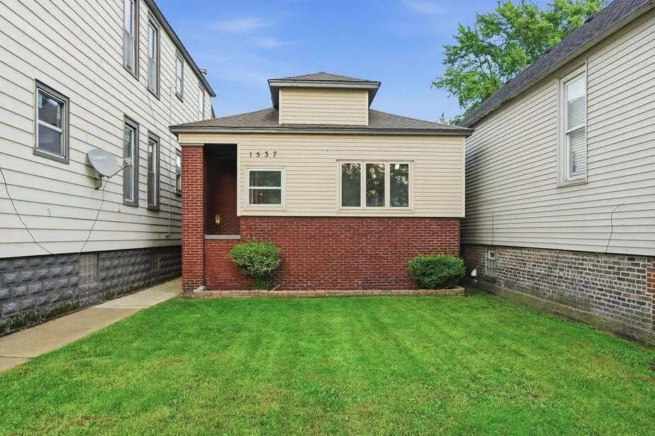 1537 Myrtle AVE, Whiting, IN 46394