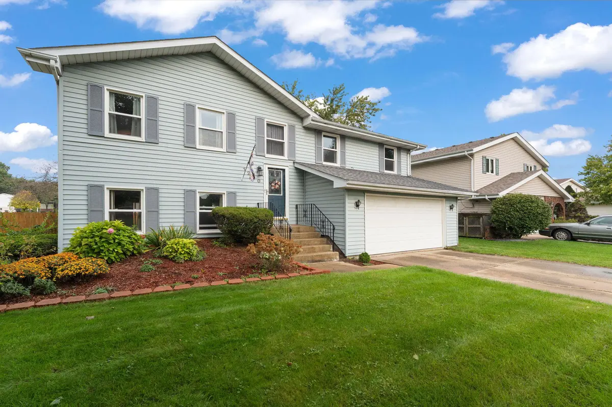 1250 Woodhollow CT, Schererville, IN 46375