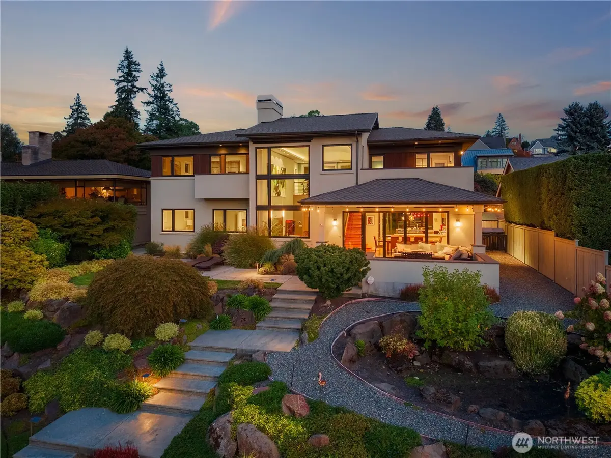 2820 Magnolia BLVD W, Seattle, WA 98199