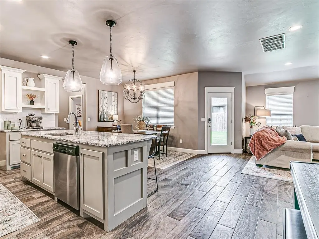 8209 NW 151st TER, Edmond, OK 73013