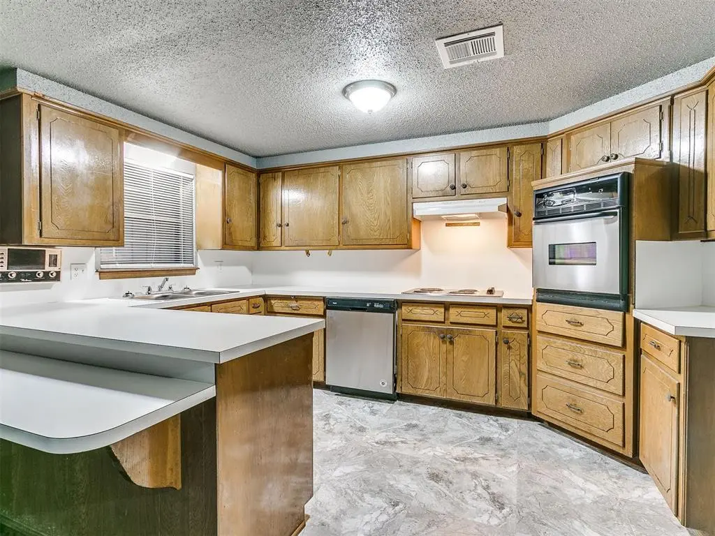 319 NW 81st ST, Oklahoma City, OK 73114