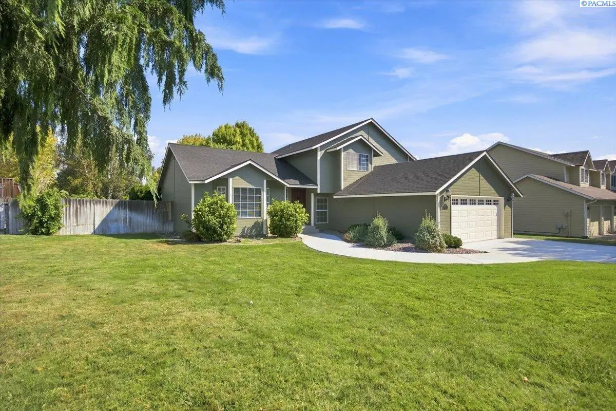 2738 Willowbrook Ave, Richland, WA 99352