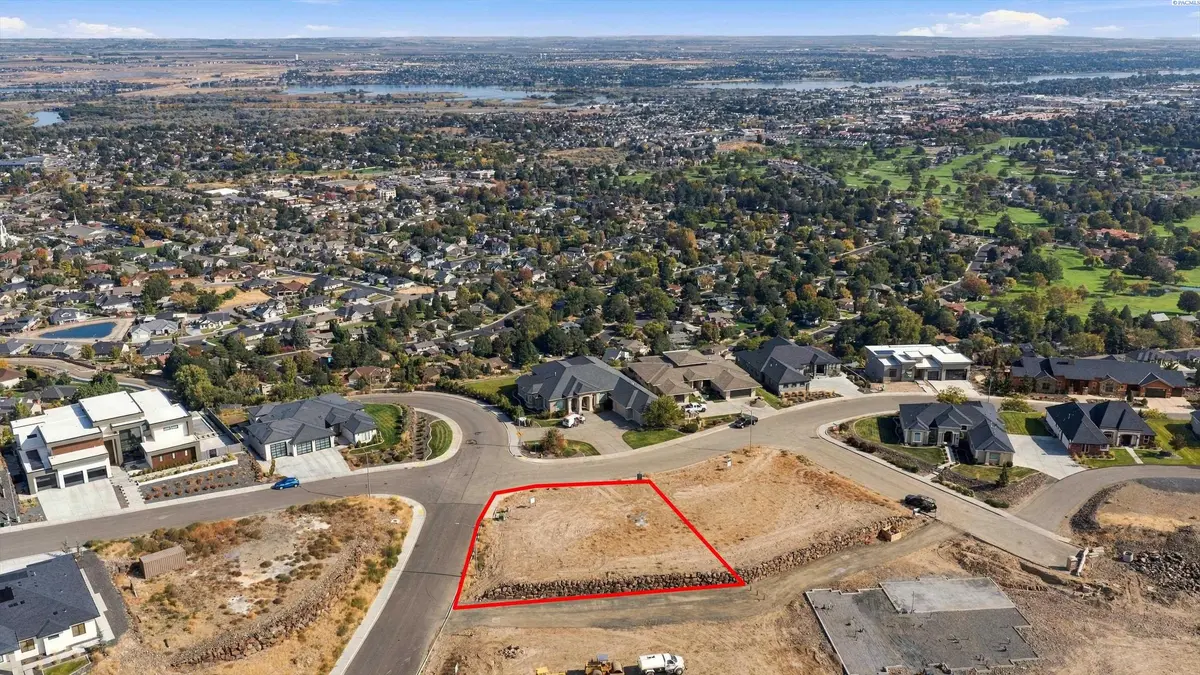 2501 Falconcrest Lp, Richland, WA 99352
