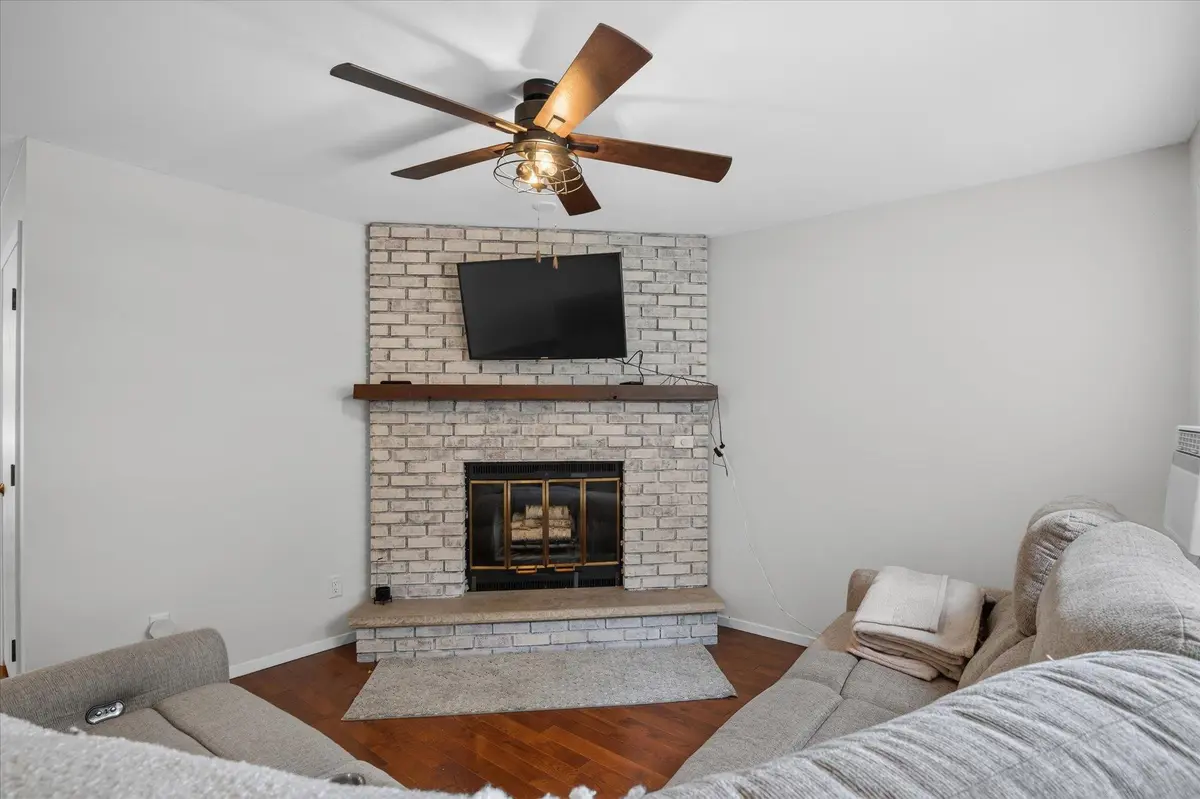 970 MANOR DR #74, Neenah, WI 54956