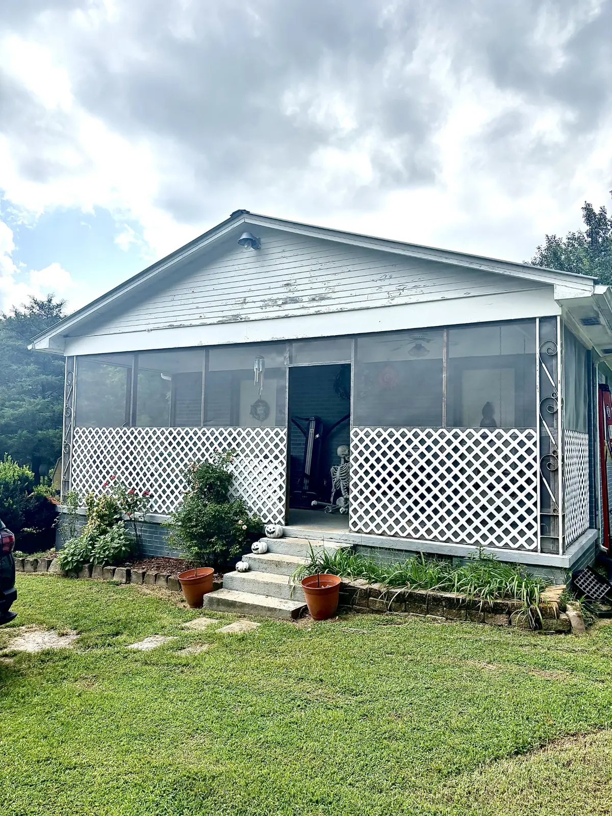 985 CCC Rd, Mc Ewen, TN 37101