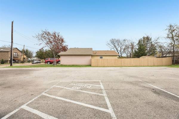 1734 Nomas Street, Dallas, TX 75212