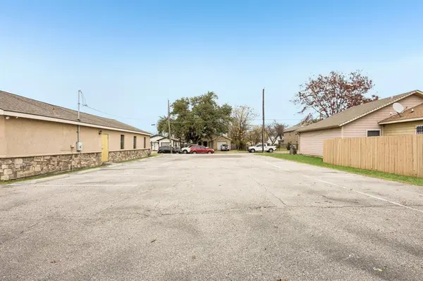 1734 Nomas Street, Dallas, TX 75212