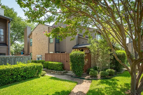 333 Melrose Drive #31D, Richardson, TX 75080