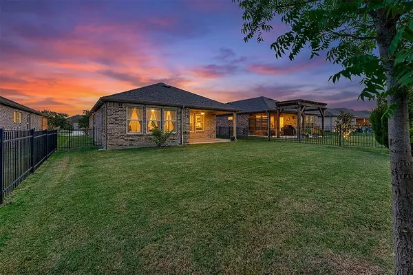 913 Rough Hollow Drive, Mckinney, TX 75071